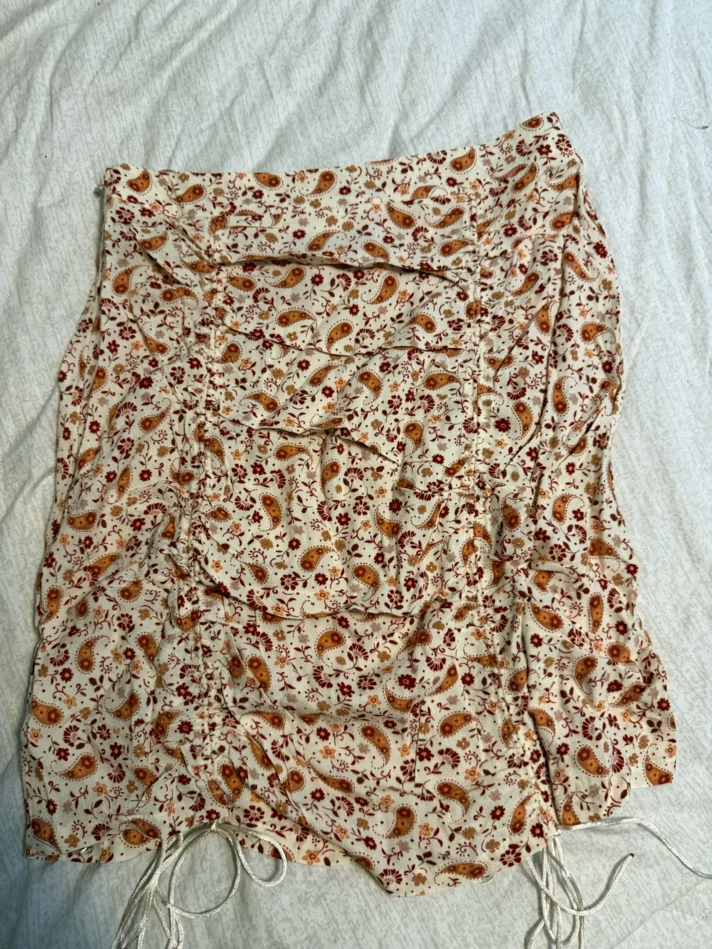 NWOT Sky to Moon Paisley Drawstring Mini Skirt in Cream and Rust